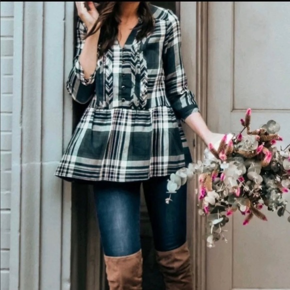 Knox Rose Tops - Knox Rose Peplum 3/4 Popover Ruffle Plaid Raw Hem